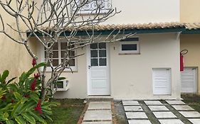 Casa 1 na praia de Juqueí em Condomínio